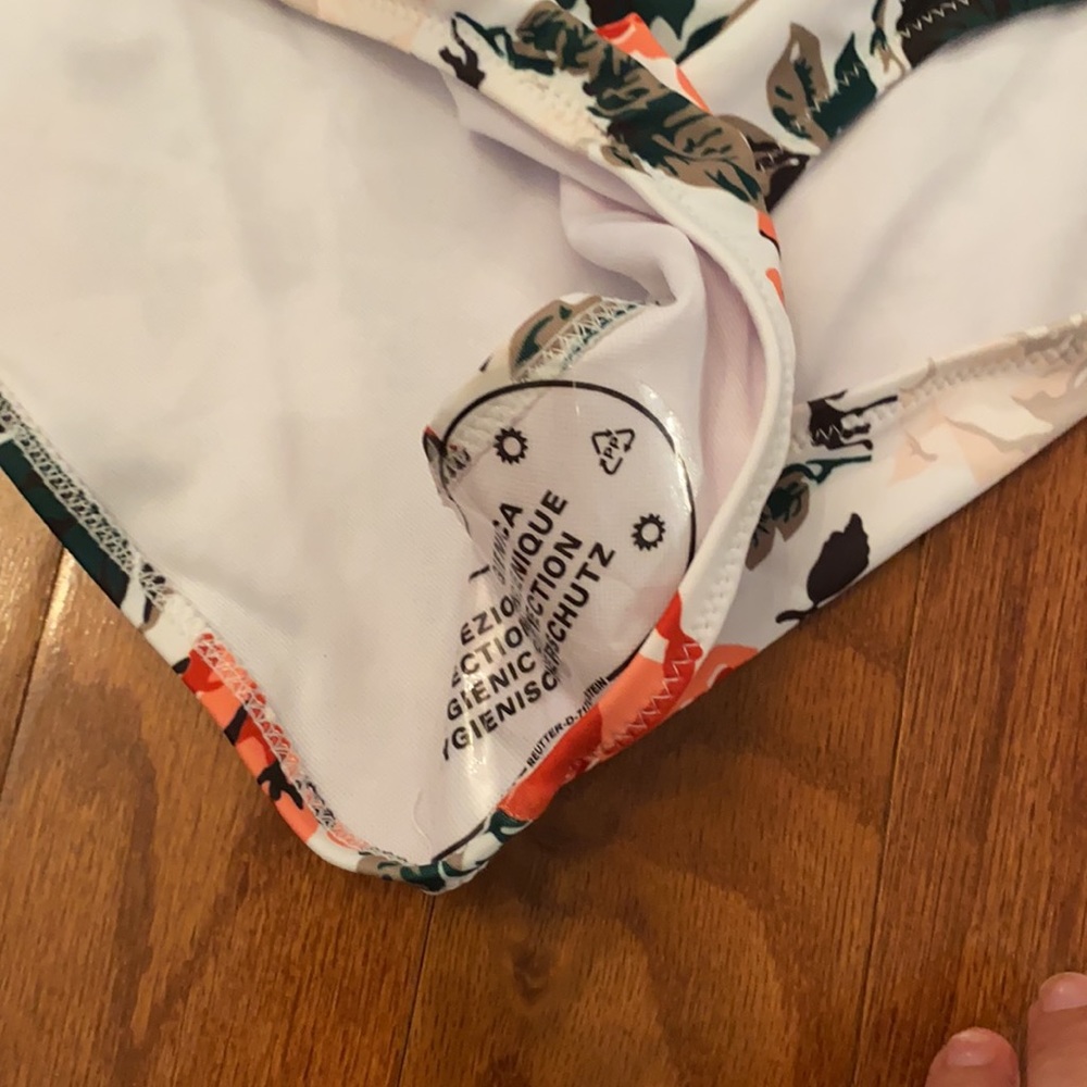 Bathing suit - Picture 4 of 4